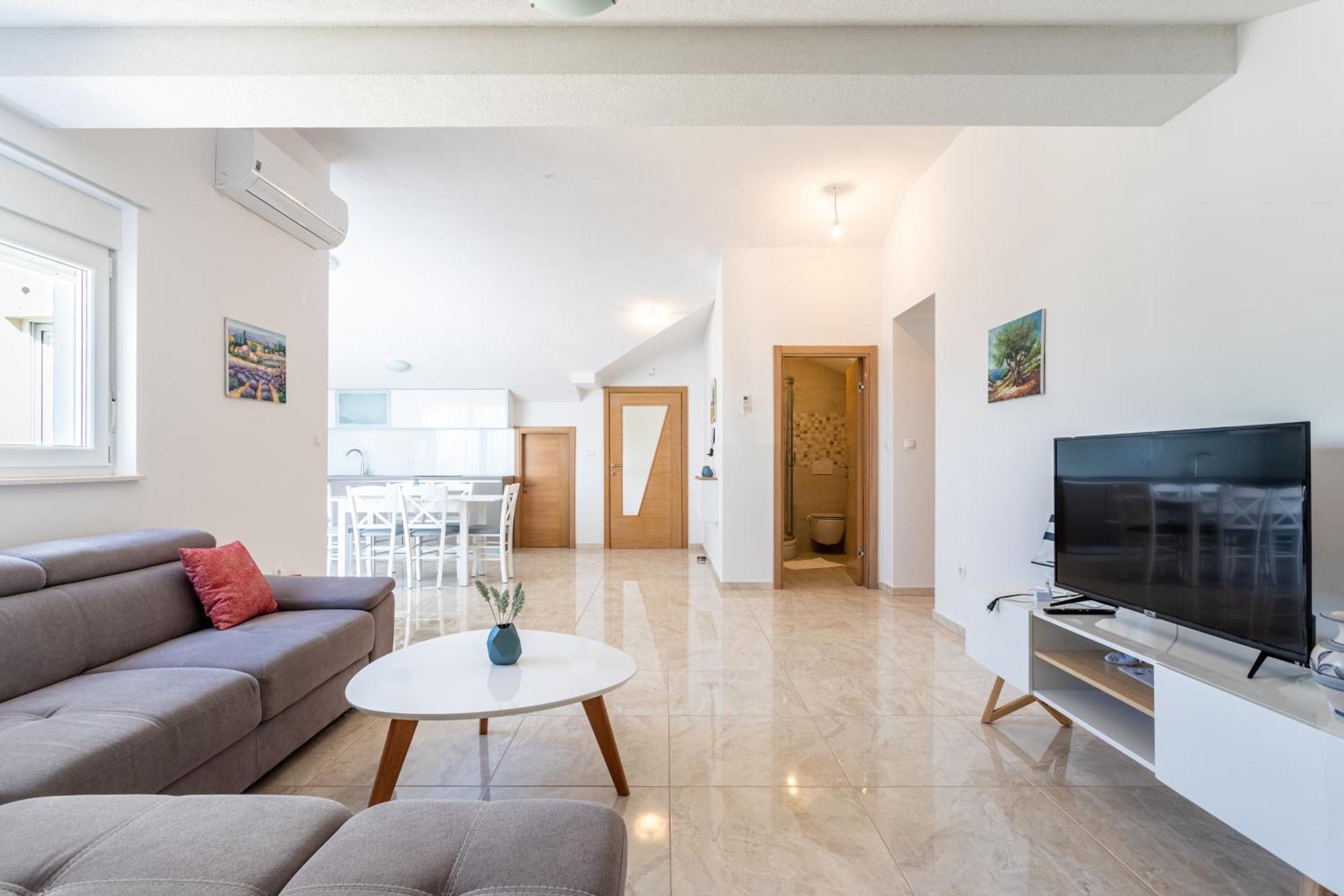 Villa Ana Perfect For Families With Kids And Groups,House With Heated Pool Podstrana Exterior foto