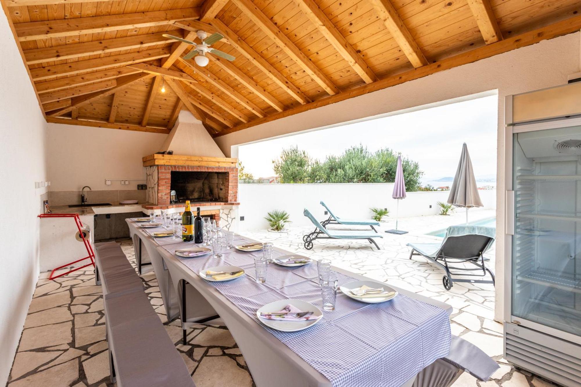 Villa Ana Perfect For Families With Kids And Groups,House With Heated Pool Podstrana Exterior foto