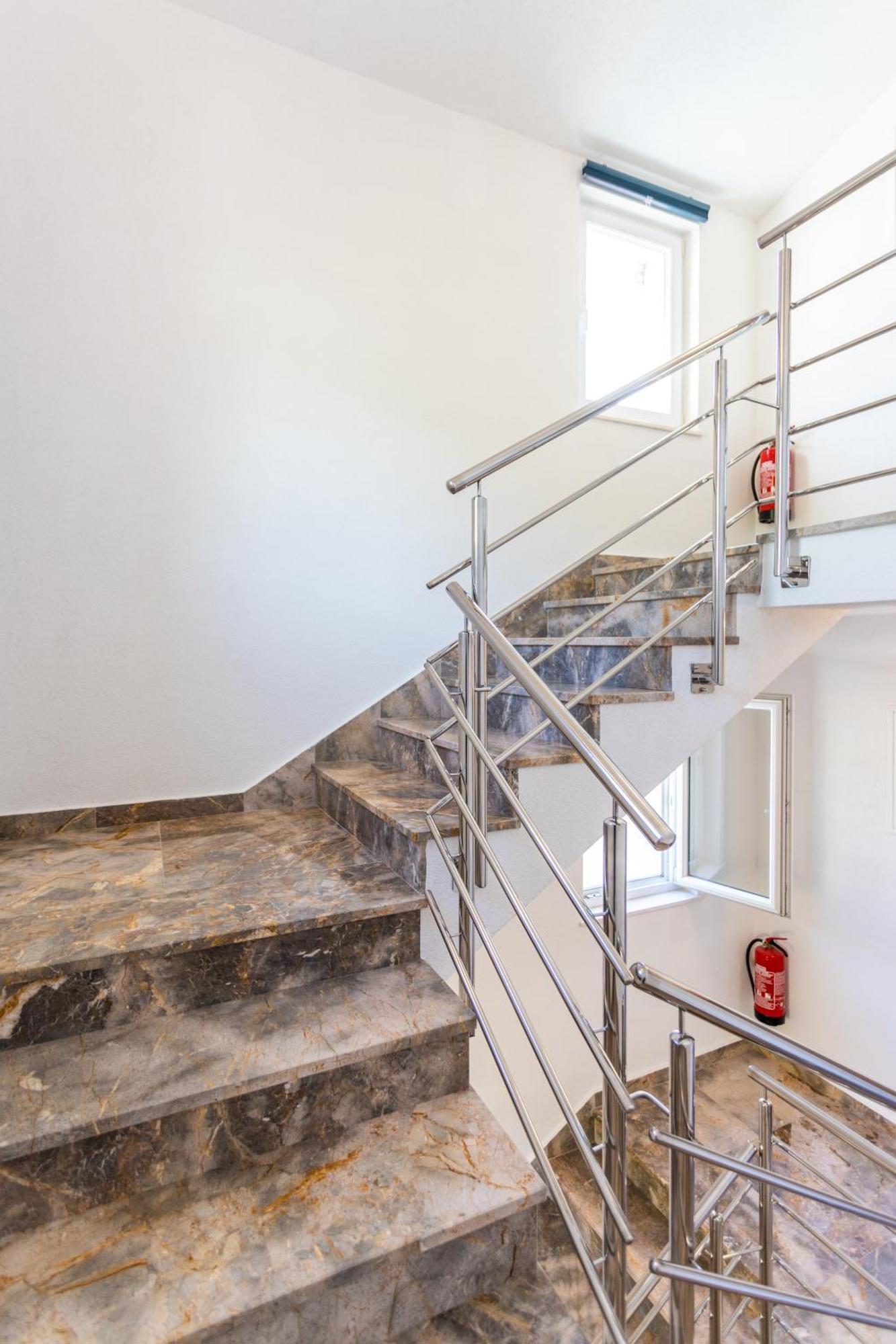Villa Ana Perfect For Families With Kids And Groups,House With Heated Pool Podstrana Exterior foto